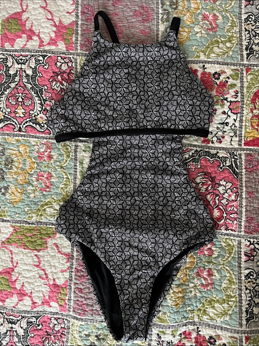 Patagonia Women’s One Piece Swimsuit sz M